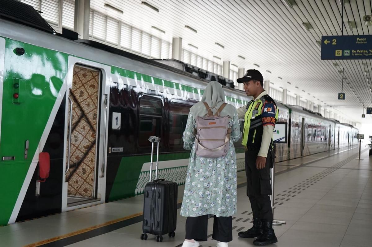 KAI Bandara: Lempar Batu ke Kereta Bakal Diancam Pidana
